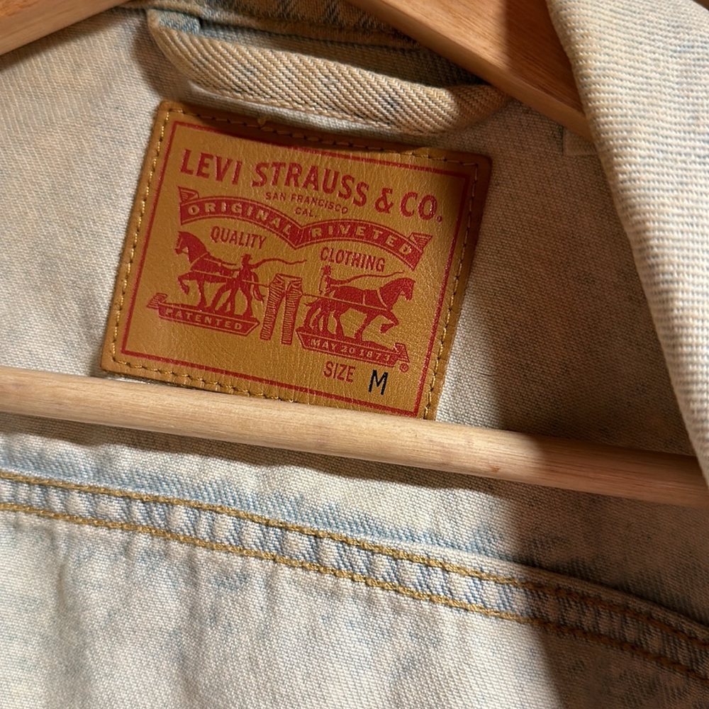 LEVI’S JEAN JACKET - Picture 3 of 5